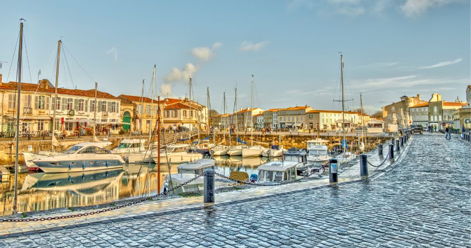 France’s Coastal Towns For a Summer Getaway