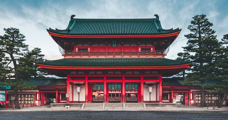 Must-Visit Temples and Shrines of Kyoto A Traveler’s Guide