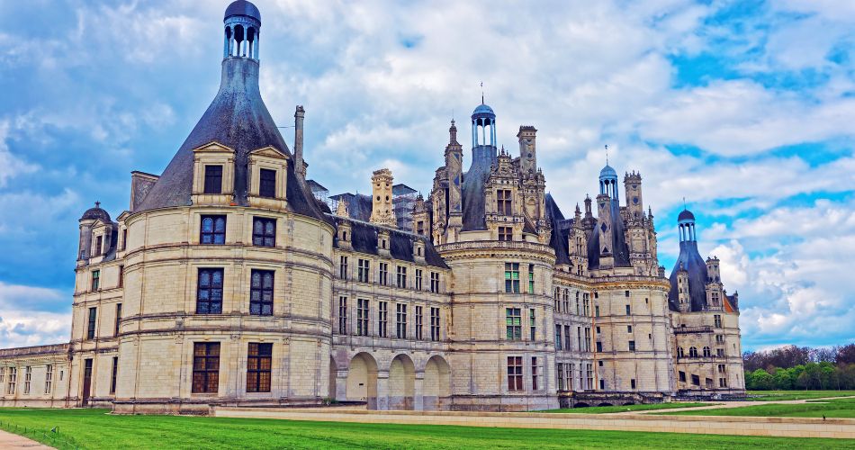 Wander Through History France Must-Visit Castles and Cathedrals