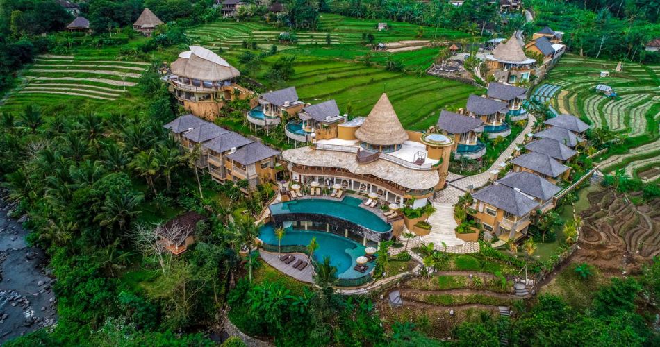 The Best Hotels with Infinity Pools in Indonesia